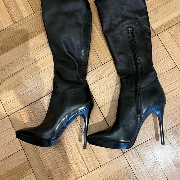 Burberry Leather boots - Picture 2 of 10